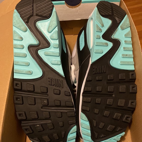 Worn once, Released 2 Years ago Purging my closet - Picture 3 of 4